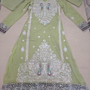 Indian/ pakistani fancy dress size medium(10-12).